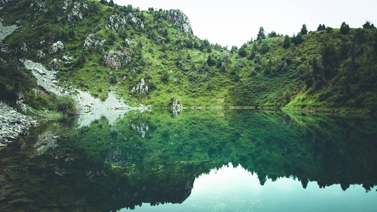 SARY CHELEK LAKE